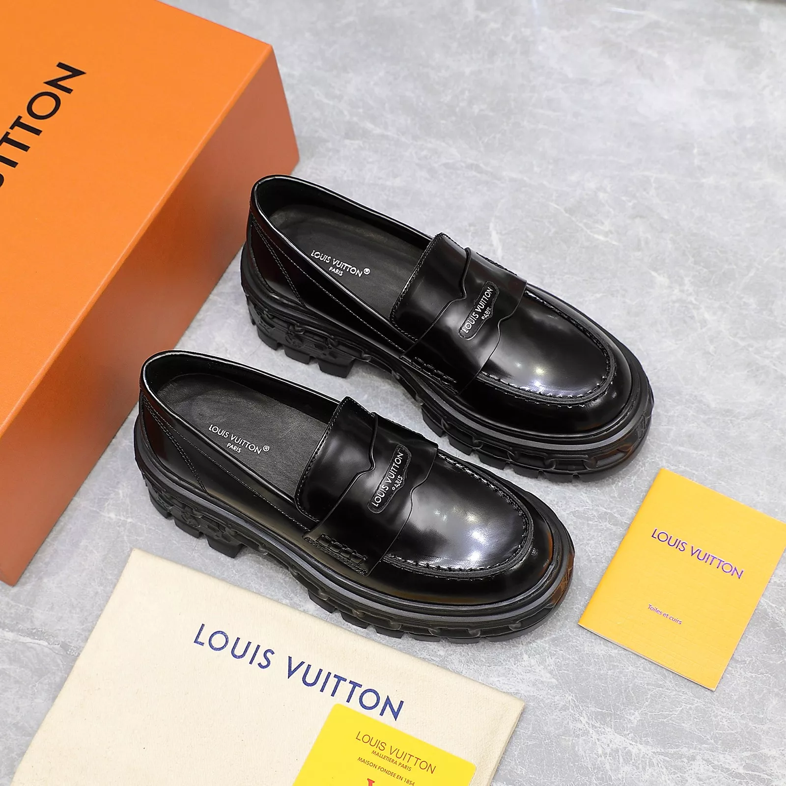Louis Vuitton LV Oxfords Shoes For Women Popular 3008