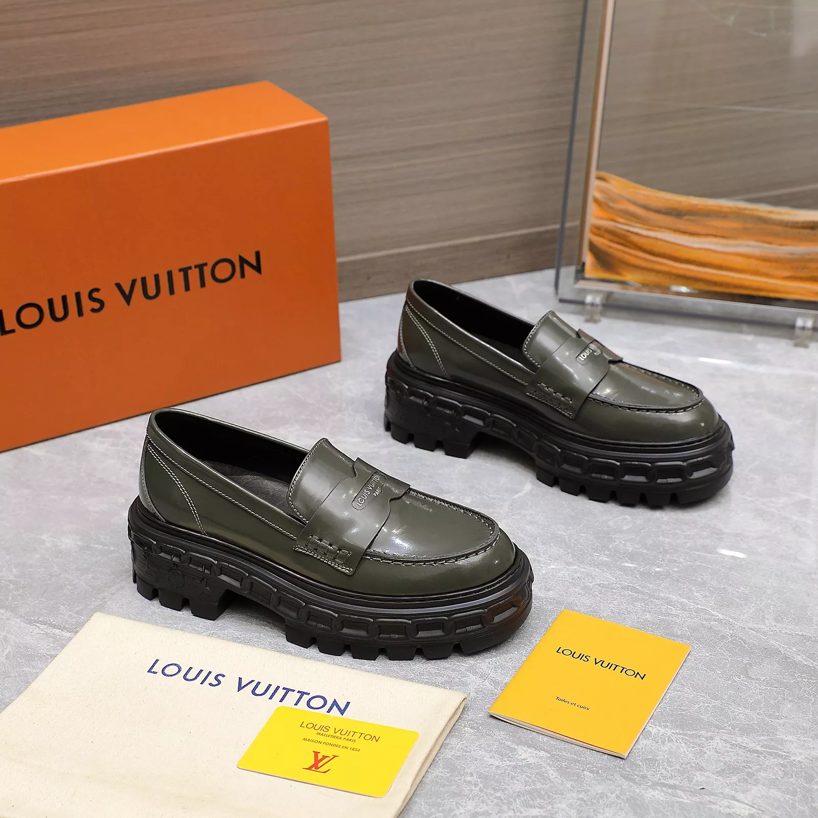 Louis Vuitton LV Oxfords Shoes For Women Stylish 4316