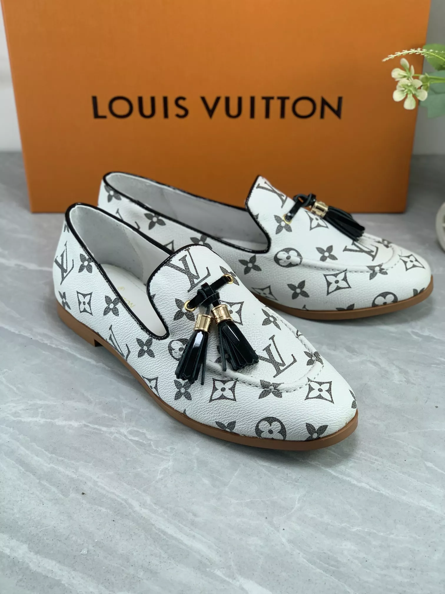 Louis Vuitton LV Oxfords Shoes For Women Stylish 9415