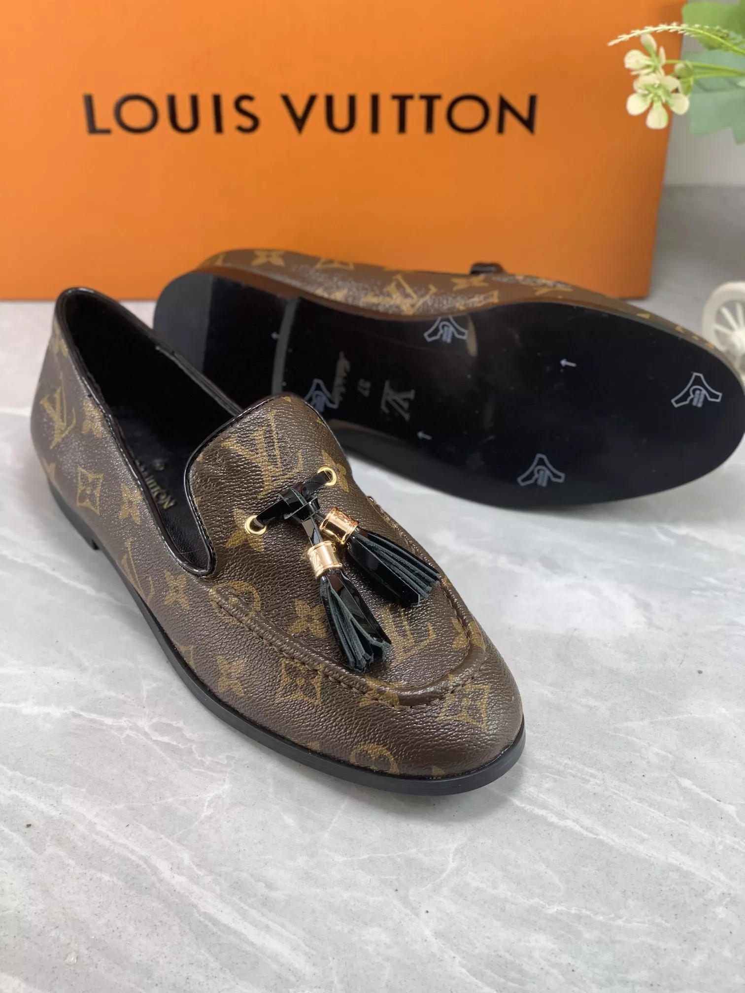 Louis Vuitton LV Oxfords Shoes For Women Trendy 1156