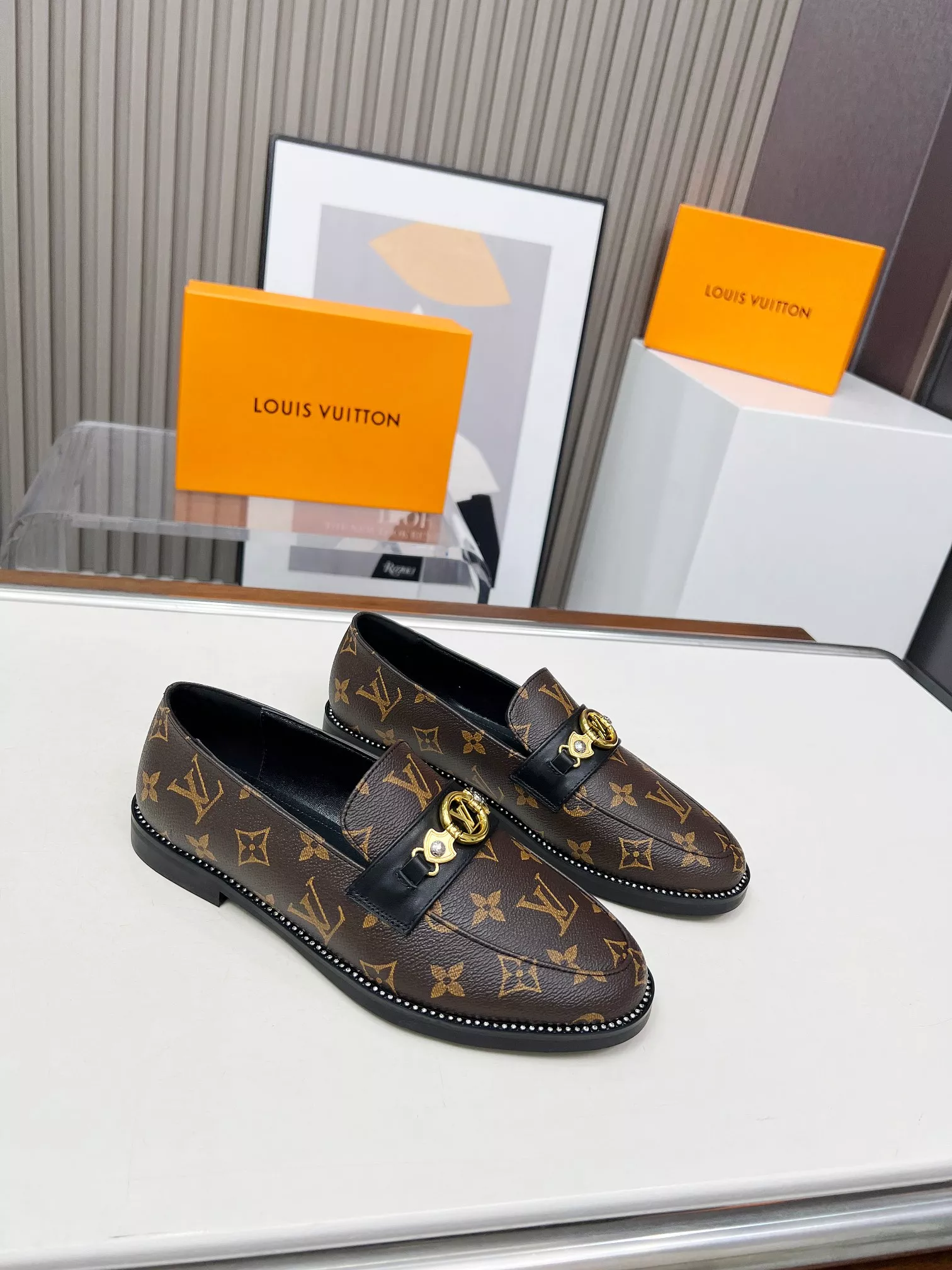 Louis Vuitton LV Oxfords Shoes For Women Vibrant 5373