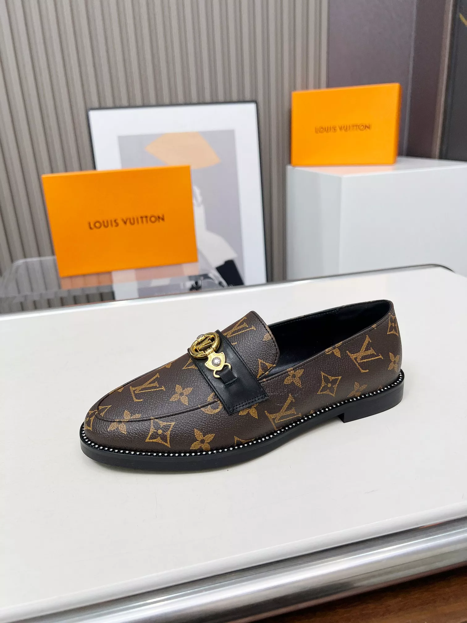 Louis Vuitton LV Oxfords Shoes For Women Vibrant 5373