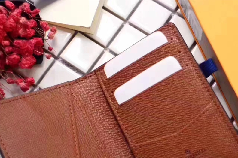 Louis Vuitton LV Quality Card Bags EasyMatch 8483