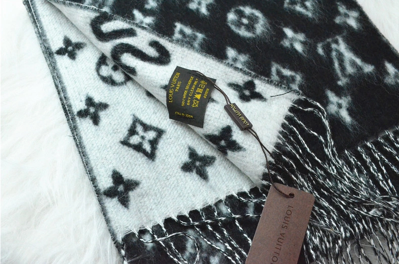 Louis Vuitton LV Quality Scarves Modern 7992