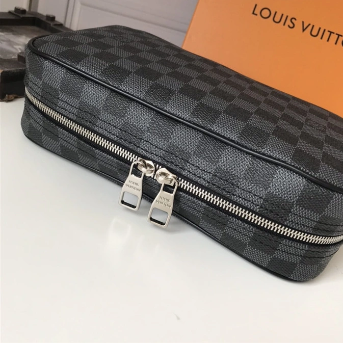 Louis Vuitton LV Quality Toiletry Kits Functional 8865