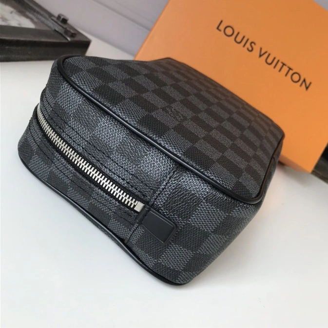 Louis Vuitton LV Quality Toiletry Kits Functional 8865