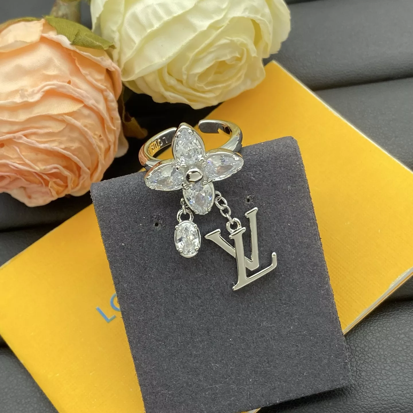 Louis Vuitton LV Rings Comfortable 9300