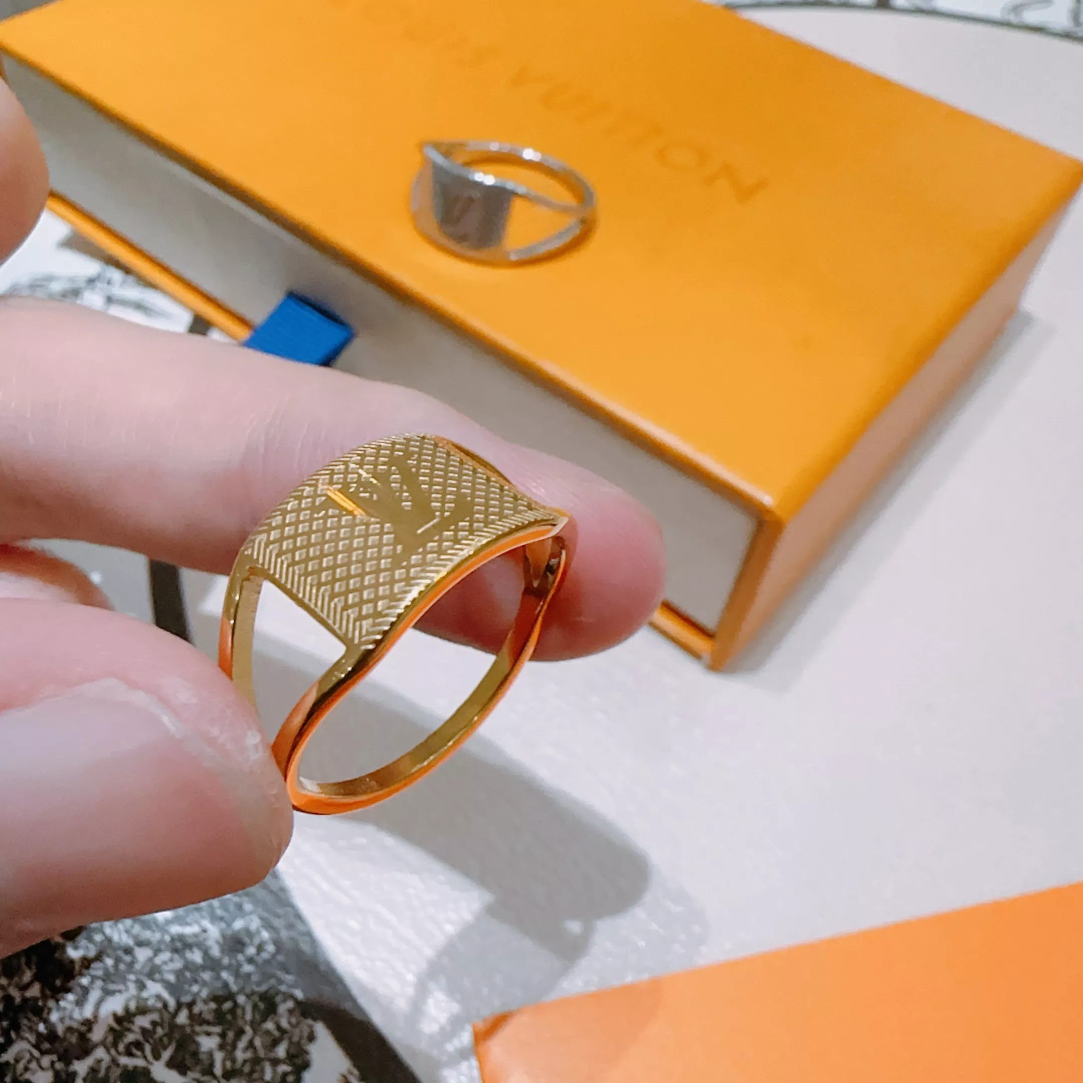 Louis Vuitton LV Rings For Unisex Breathable 2141