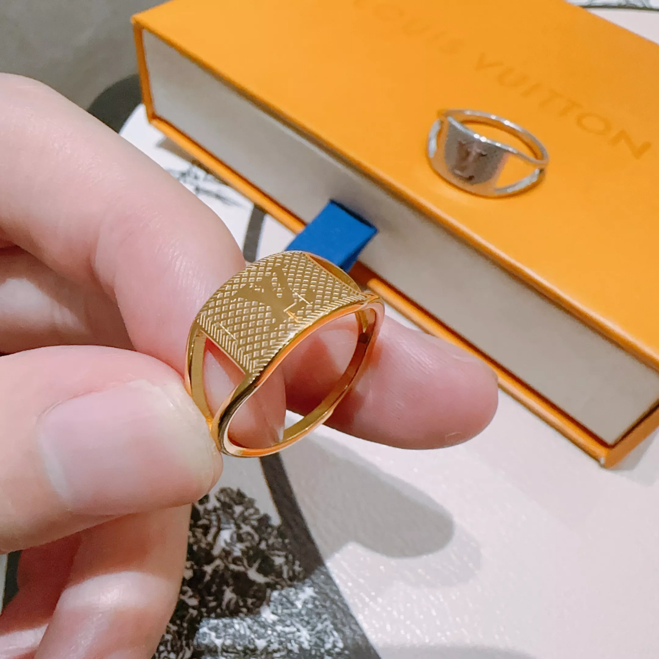 Louis Vuitton LV Rings For Unisex Breathable 2141