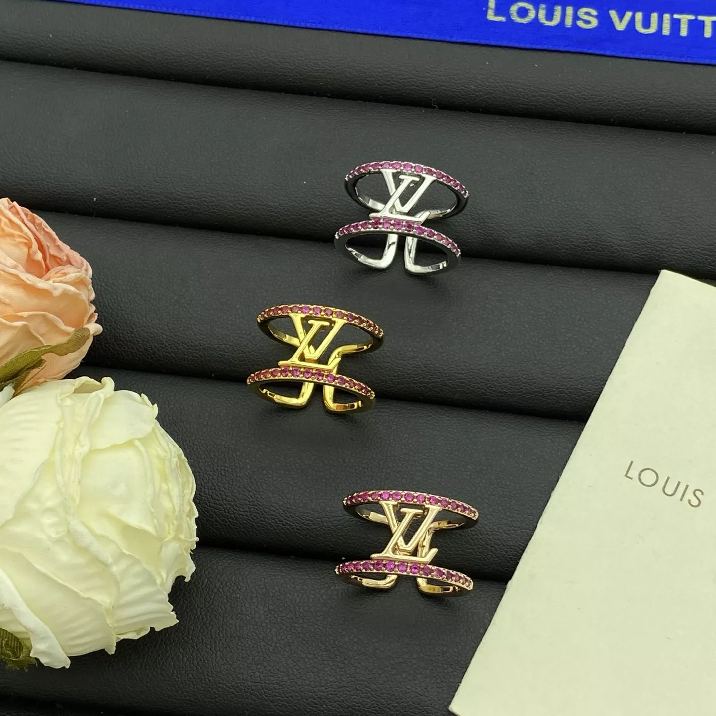 Louis Vuitton LV Rings Sophisticated 856