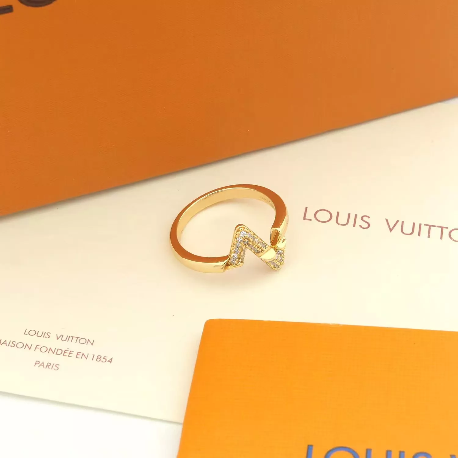 Louis Vuitton LV Rings StreetReady 7170