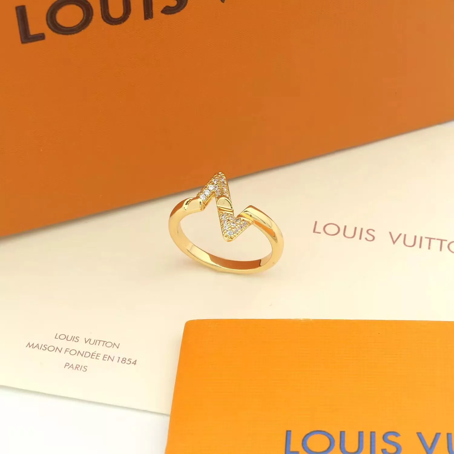 Louis Vuitton LV Rings StreetReady 7170