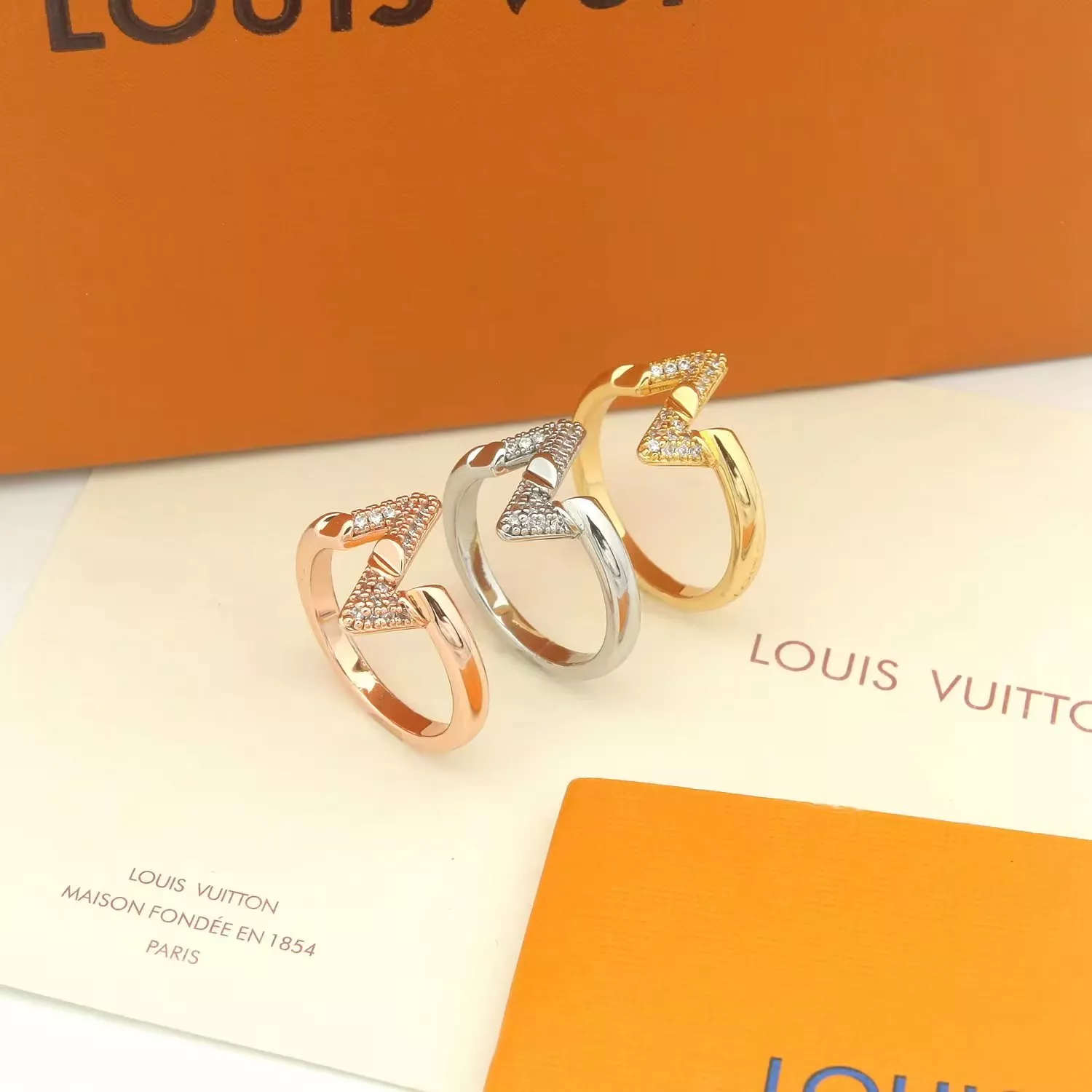 Louis Vuitton LV Rings StreetReady 7170