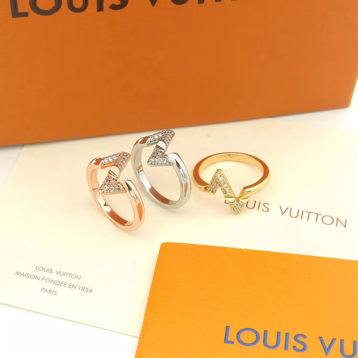 Louis Vuitton LV Rings StreetReady 7170