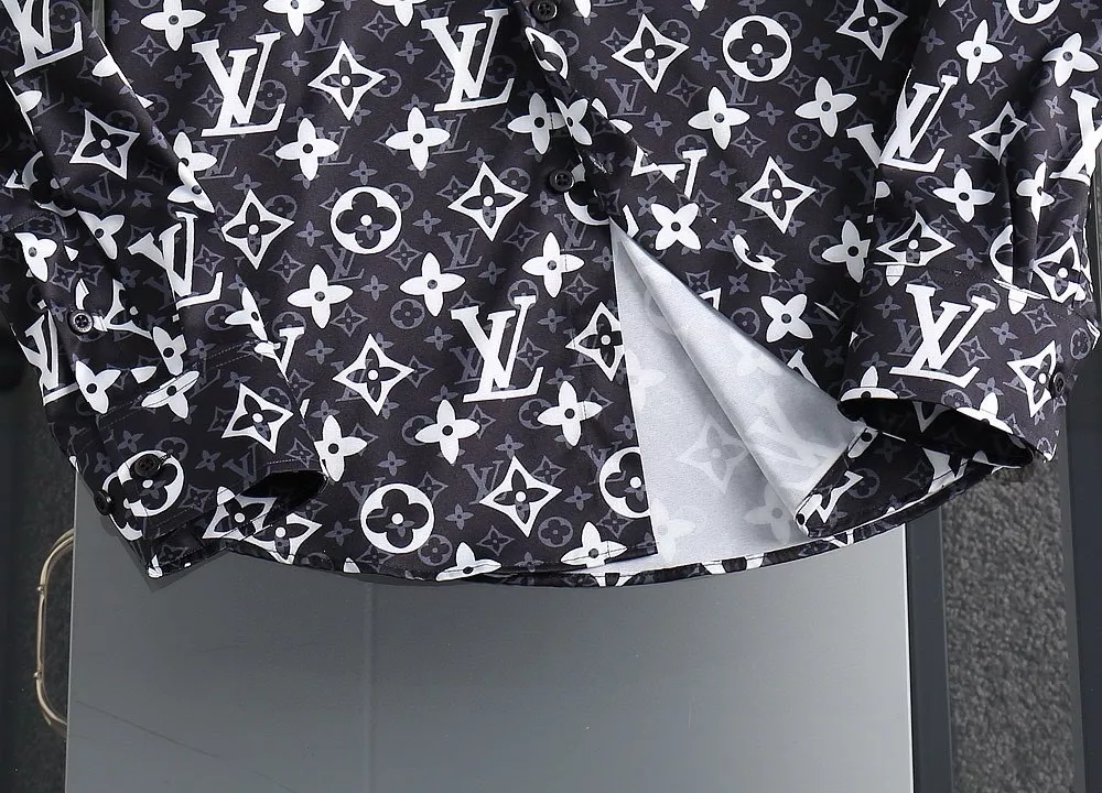 Louis Vuitton LV Shirts Long Sleeved For Men Comfortable 8022