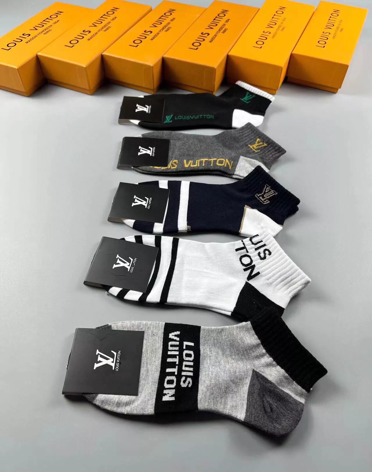 Louis Vuitton LV Socks For Men GoAnywhere 1704