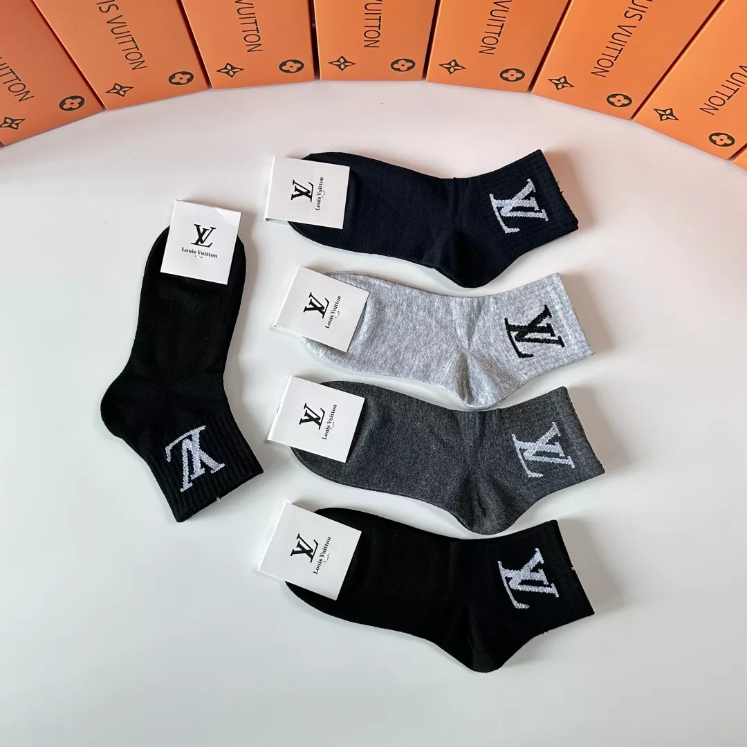 Louis Vuitton LV Socks Lightweight 2982
