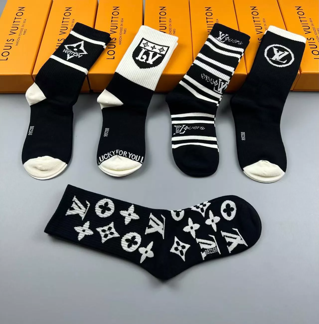 Louis Vuitton LV Socks Minimalist 5584