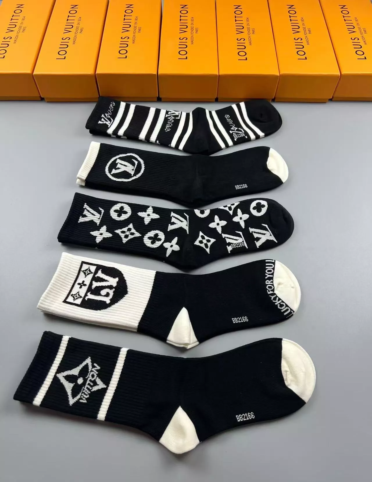 Louis Vuitton LV Socks Minimalist 5584