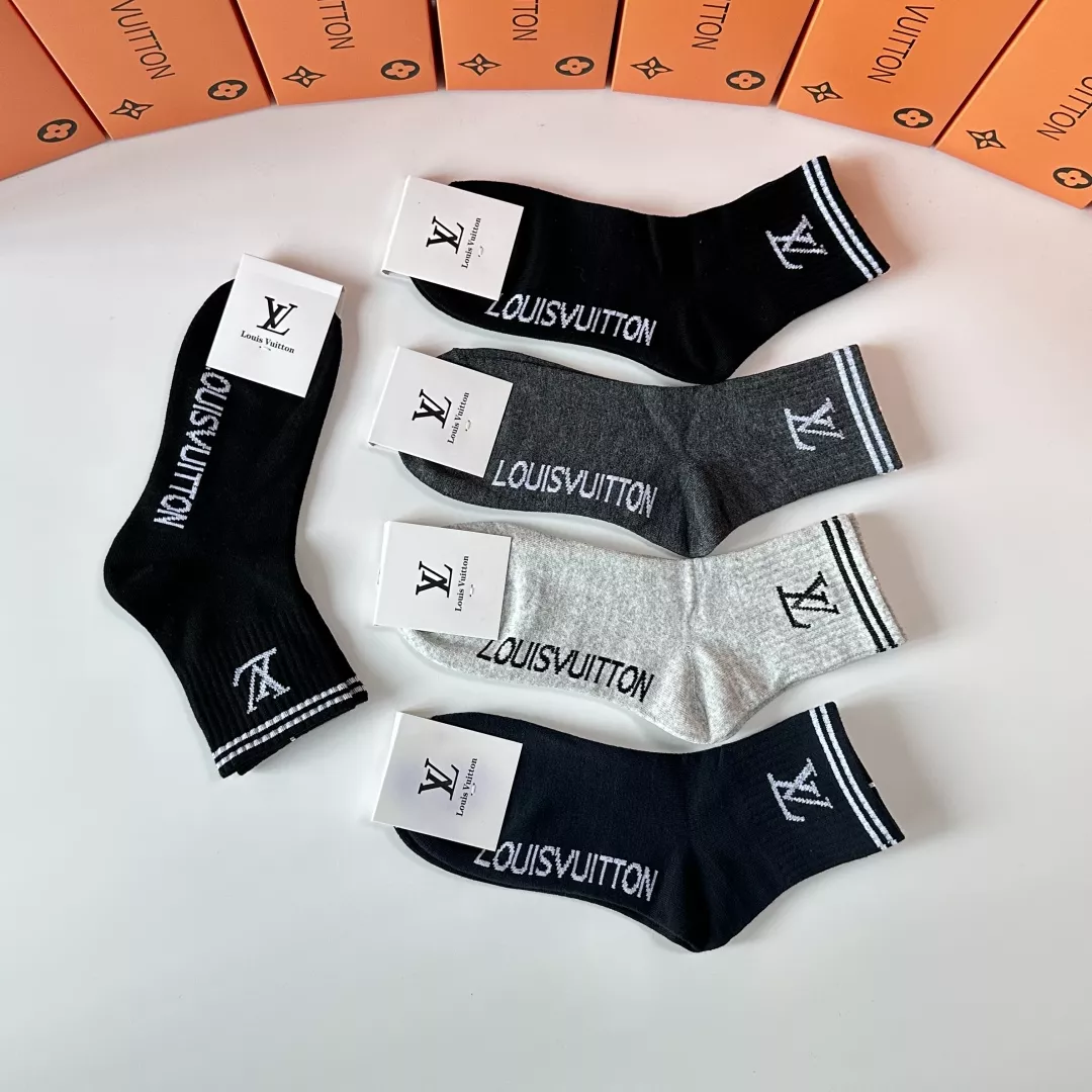 Louis Vuitton LV Socks Minimalist 5752
