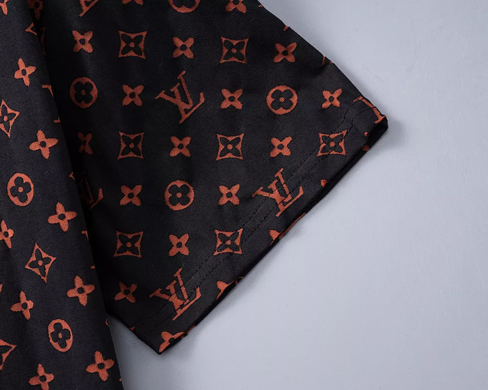 Louis Vuitton LV T-Shirts Short Sleeved For Men Comfortable 2609