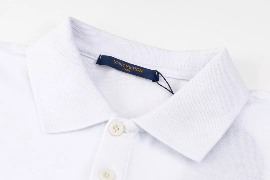 Louis Vuitton LV T-Shirts Short Sleeved For Men Comfortable 8512