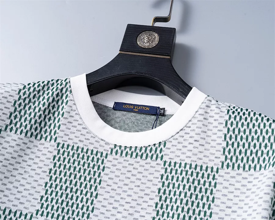 Louis Vuitton LV T-Shirts Short Sleeved For Men Minimalist 4349
