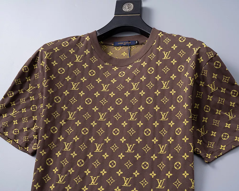 Louis Vuitton LV T-Shirts Short Sleeved For Men Sleek 6162