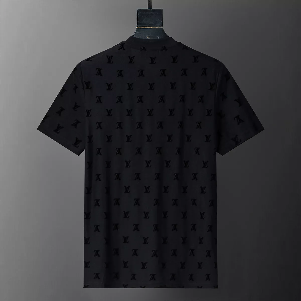 Louis Vuitton LV T-Shirts Short Sleeved For Men Sleek 6428