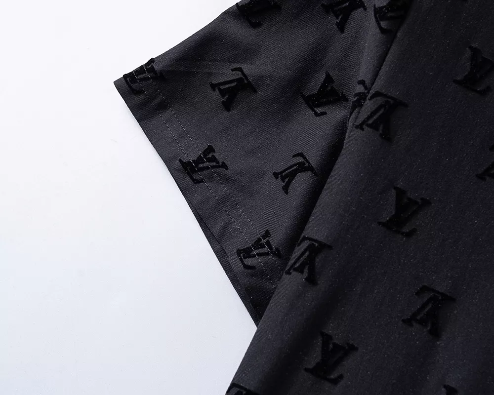 Louis Vuitton LV T-Shirts Short Sleeved For Men Sleek 6428