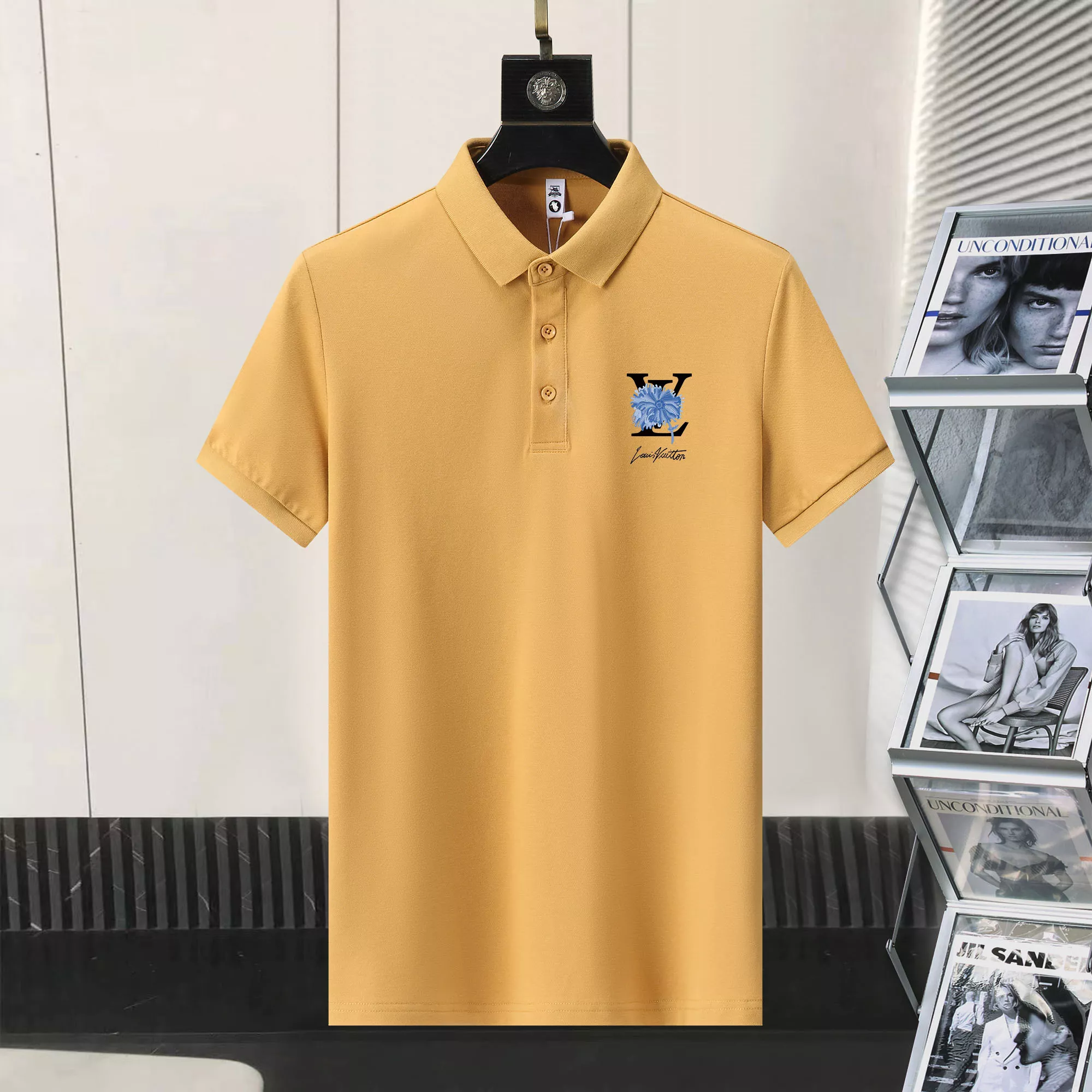 Louis Vuitton LV T-Shirts Short Sleeved For Men Sleek 8908