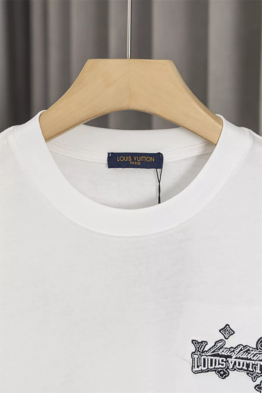 Louis Vuitton LV T-Shirts Short Sleeved For Men Trendsetting 6637