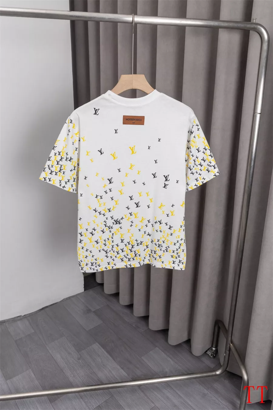 Louis Vuitton LV T-Shirts Short Sleeved For Men Trendsetting 9181