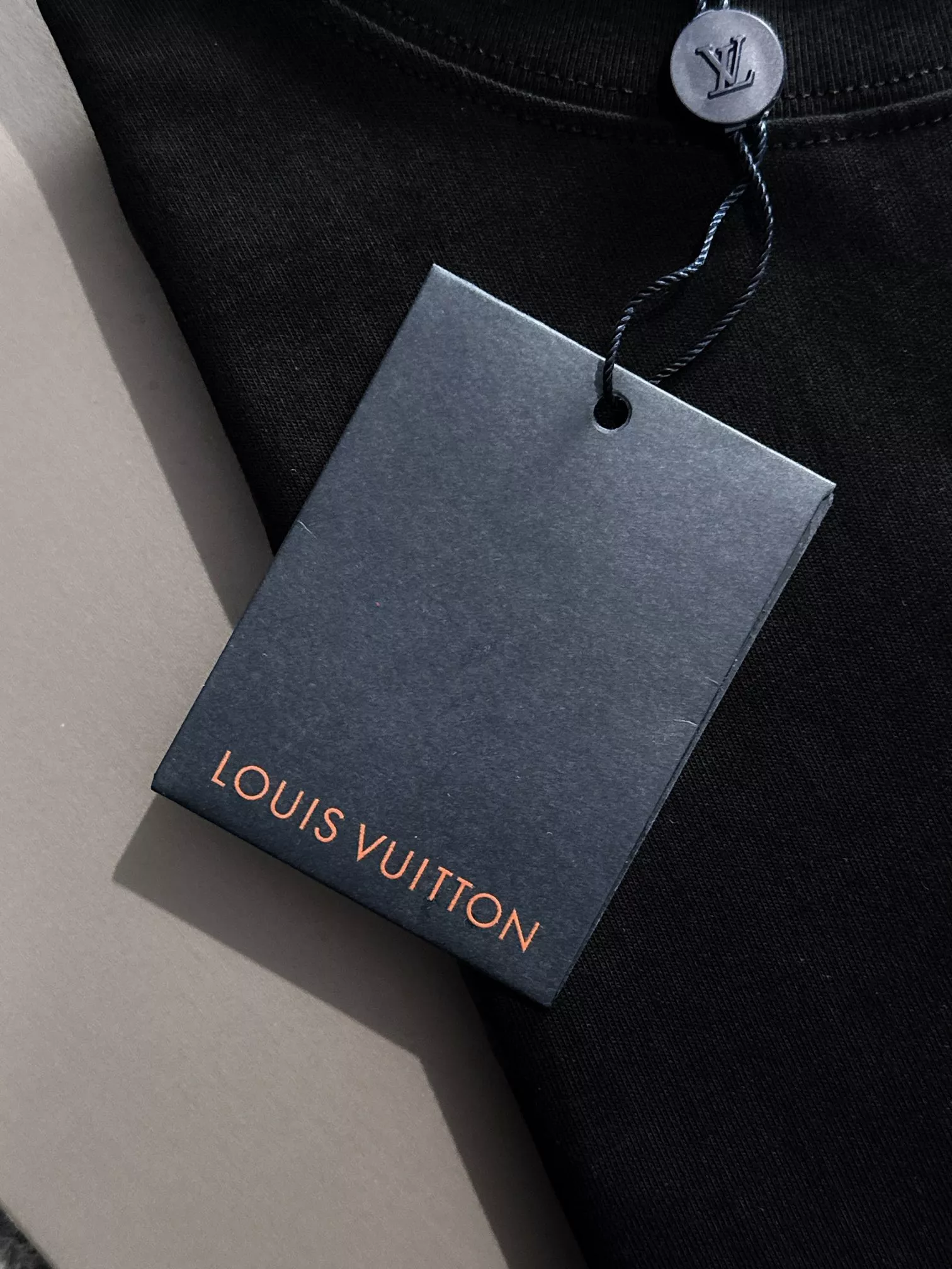 Louis Vuitton LV T-Shirts Short Sleeved For Unisex Compact 4694