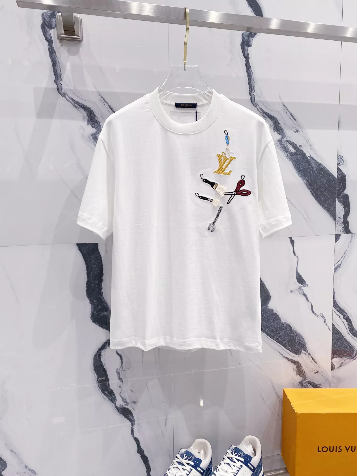 Louis Vuitton LV T-Shirts Short Sleeved For Unisex Lightweight 5410