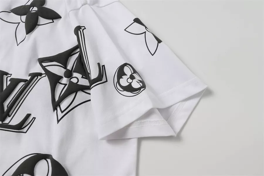 Louis Vuitton LV T-Shirts Short Sleeved For Unisex Sleek 3167