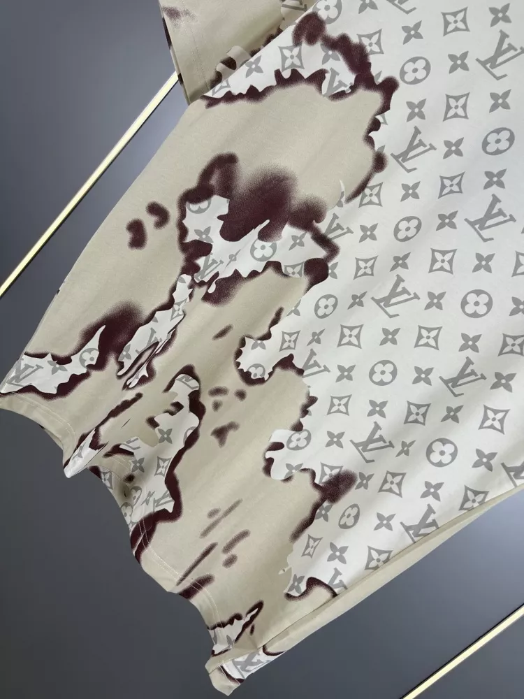 Louis Vuitton LV T-Shirts Short Sleeved For Unisex Sleek 6171