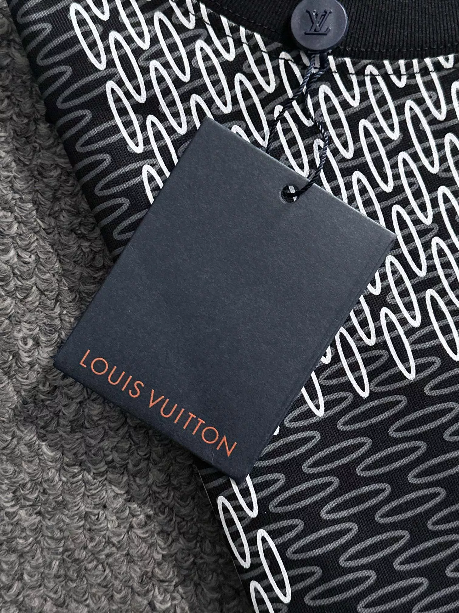 Louis Vuitton LV T-Shirts Short Sleeved For Unisex Soft 6804