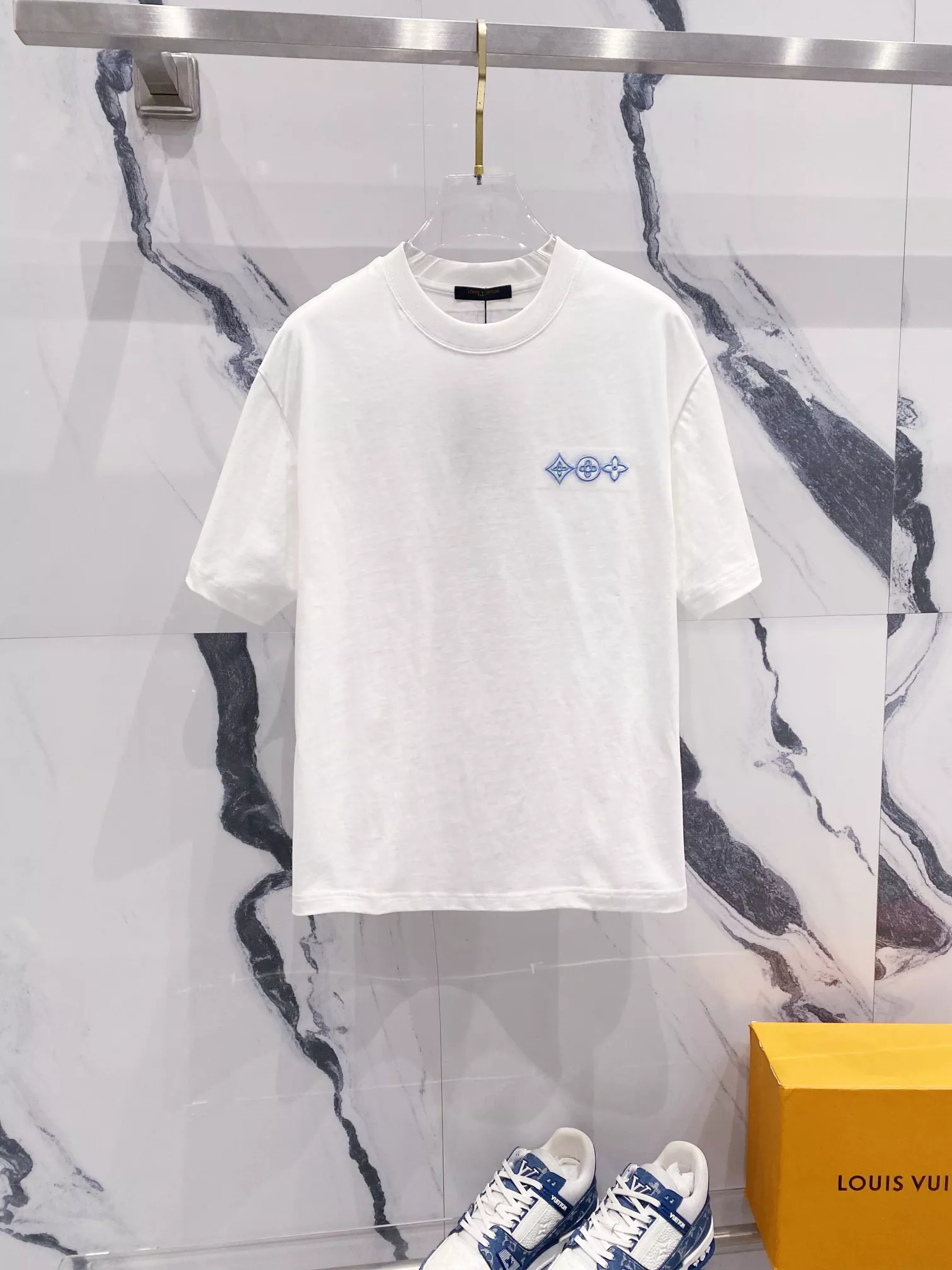 Louis Vuitton LV T-Shirts Short Sleeved For Unisex Trendy 2374