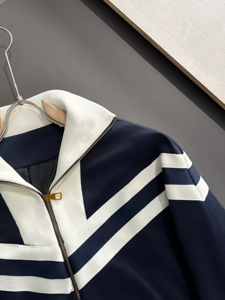 Louis Vuitton LV Tracksuits Long Sleeved For Men EasyMatch 1981
