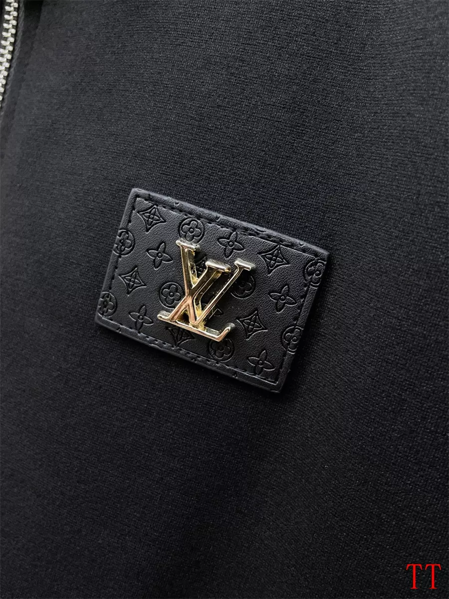 Louis Vuitton LV Tracksuits Long Sleeved For Men GoodFit 7670