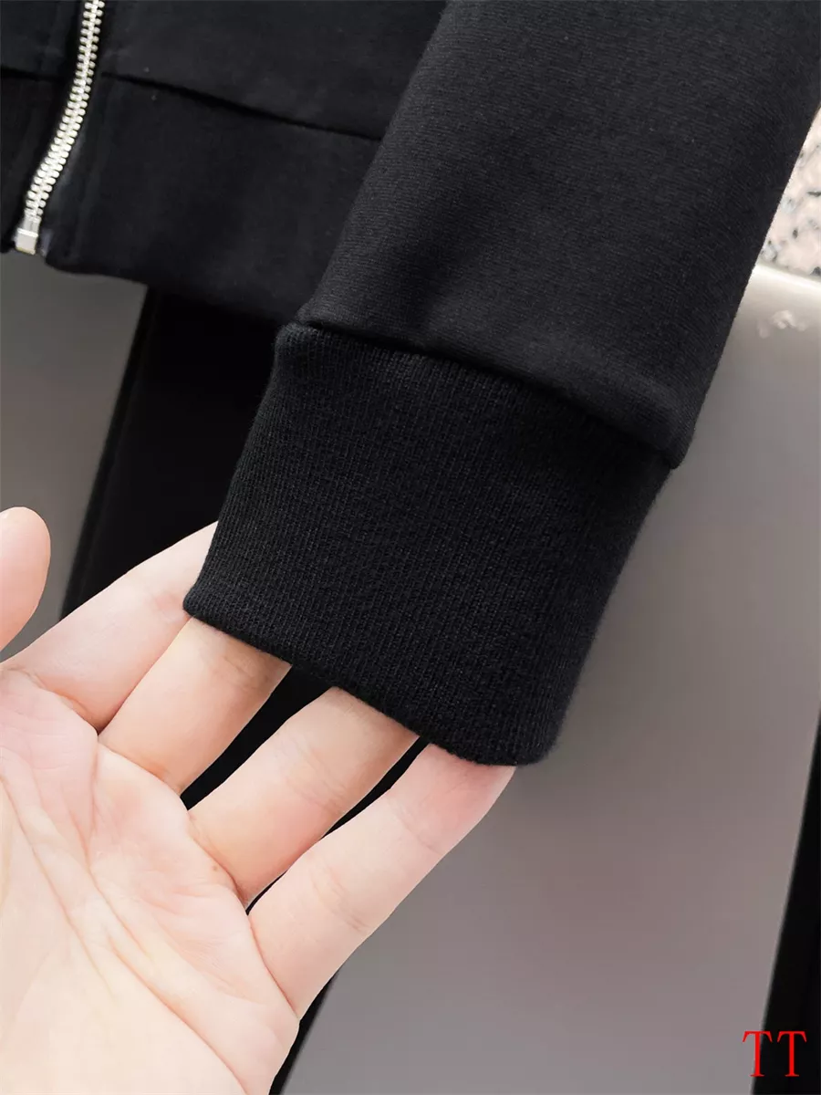 Louis Vuitton LV Tracksuits Long Sleeved For Men GoodFit 7670