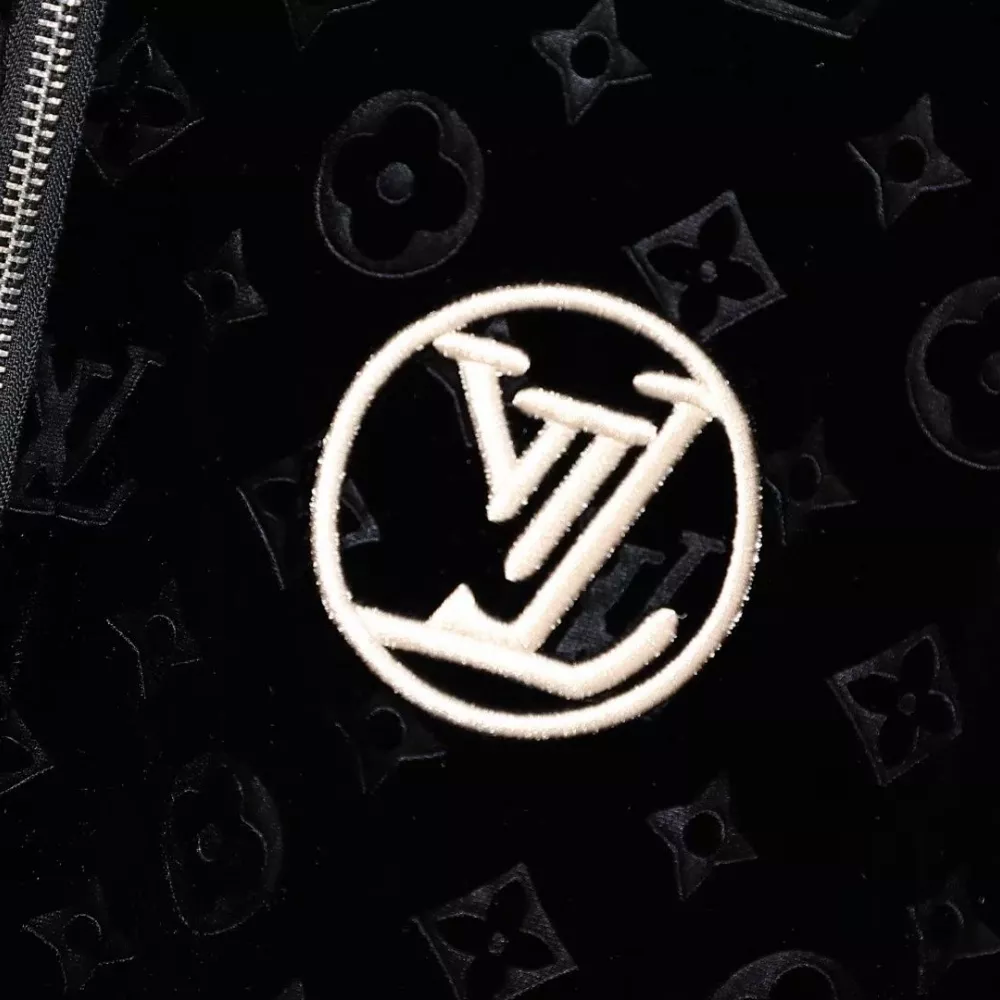 Louis Vuitton LV Tracksuits Long Sleeved For Men SmartChoice 9173