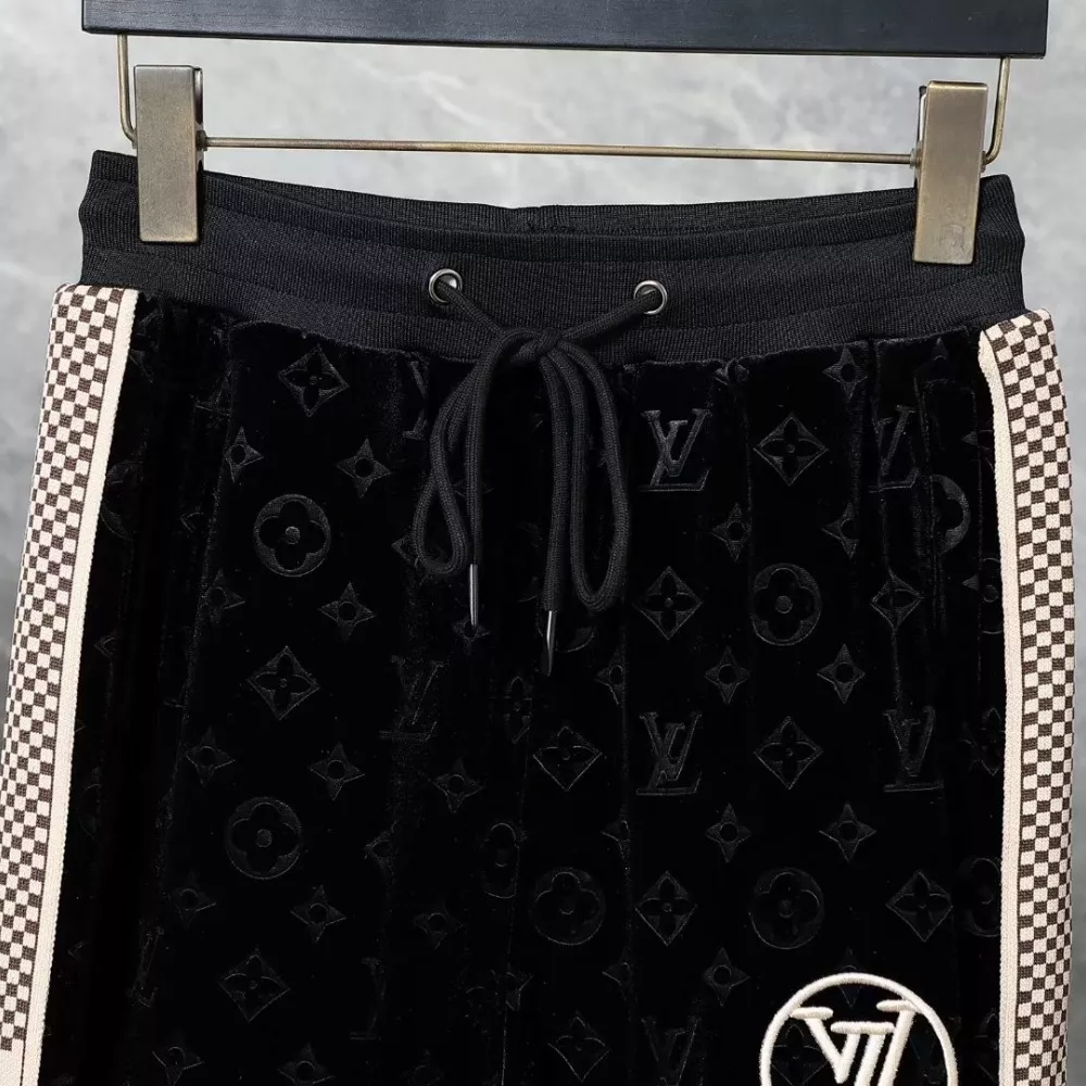 Louis Vuitton LV Tracksuits Long Sleeved For Men SmartChoice 9173