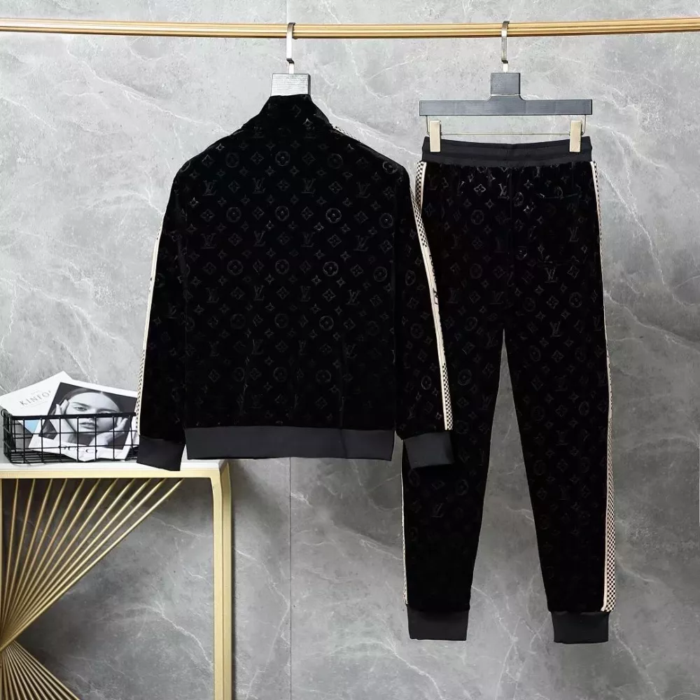 Louis Vuitton LV Tracksuits Long Sleeved For Men SmartChoice 9173