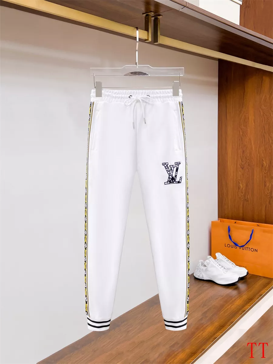 Louis Vuitton LV Tracksuits Long Sleeved For Men Soft 7071