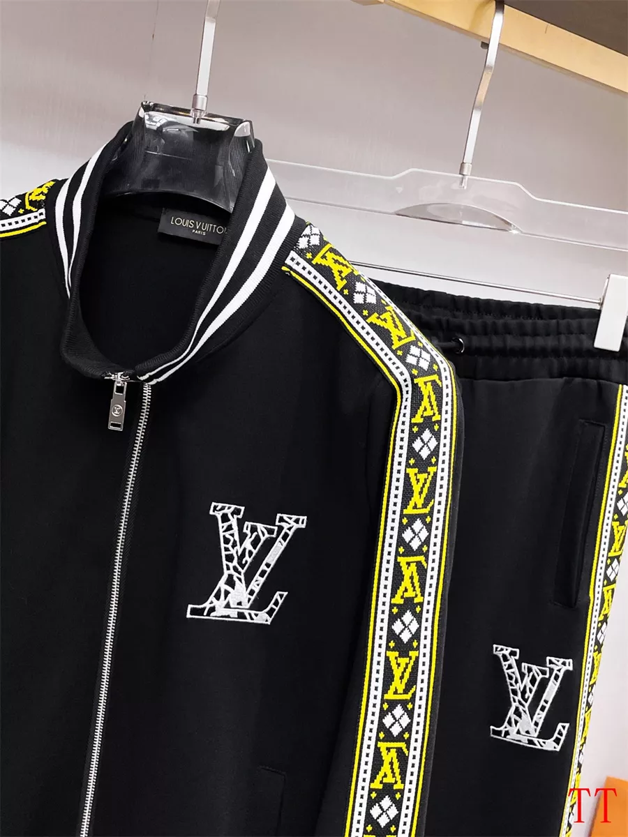 Louis Vuitton LV Tracksuits Long Sleeved For Men Timeless 8159