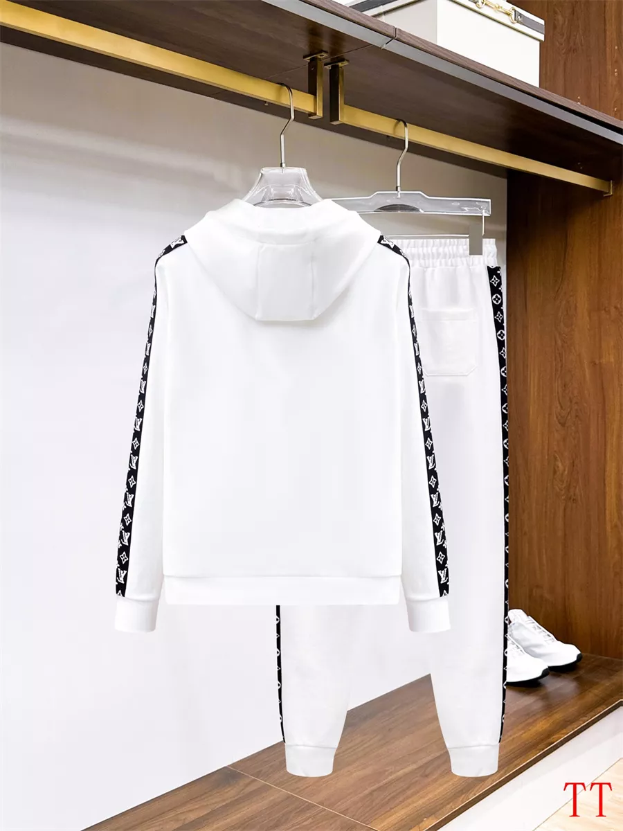 Louis Vuitton LV Tracksuits Long Sleeved For Men UrbanStyle 6392