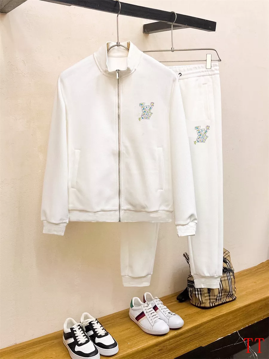 Louis Vuitton LV Tracksuits Long Sleeved For Men Versatile 5679