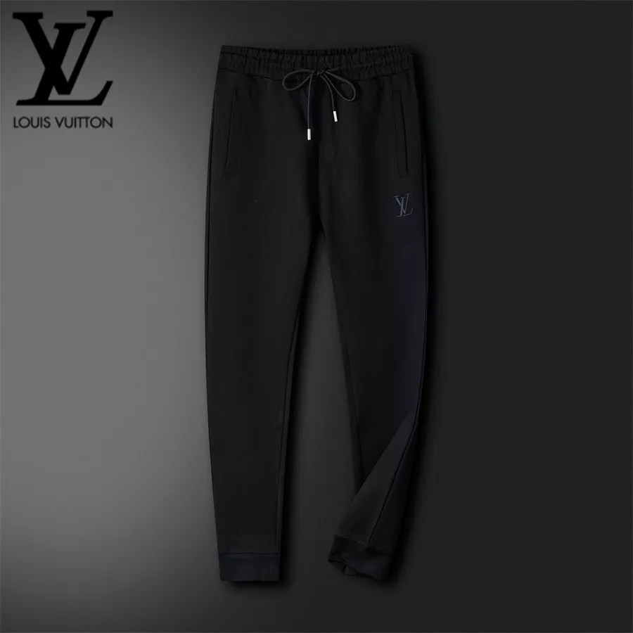 Louis Vuitton LV Tracksuits Long Sleeved For Men WellDesigned 8027